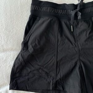 Lululemon Dance Studio High-Rise Short 3.5"
